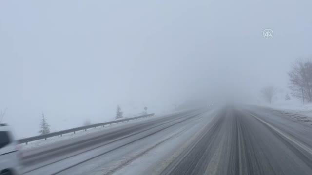 Kar yağışı ulaşımı olumsuz etkiledi