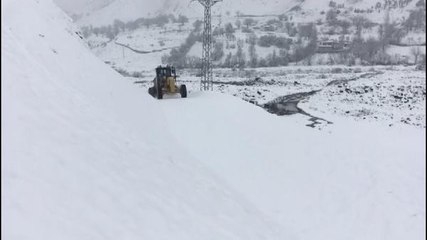 ELAZIĞ'DA KARDAN KAPALI 146 KÖY YOLUNDAN 41'İ AÇILDI