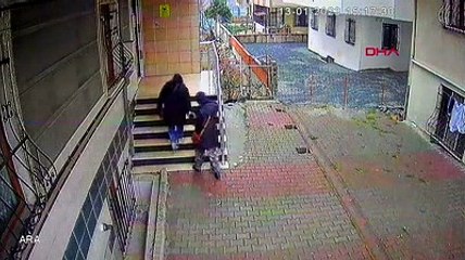 Suç makinesi kadın apartmanlara girip keşif yaparken görüntülendi