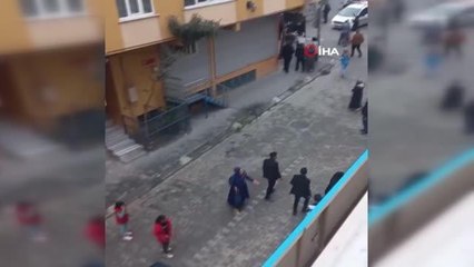 Düğünde davetlilerin silahlı kavgası sokağa taştı...O anlar kamerada