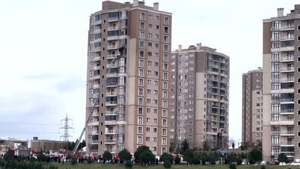 Apartmanın 12. katında çıkan yangın söndürüldü