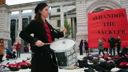 La belleza y el dolor Tráiler VO