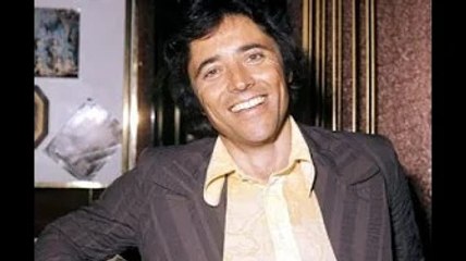Sacha Distel n’a pas reçu le talent de son père : il avait honte de son nom
