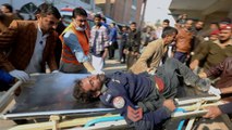 파키스탄 모스크 자폭테러 사망자 90여 명으로 늘어...경찰 27명 숨져 / YTN