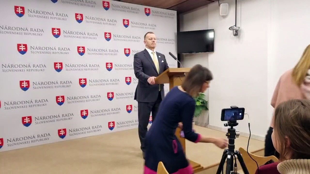 ZÁZNAM:  B. Kollár: Cirkus sa skončil, voľby vyhlásim v zákonom stanovenej lehote