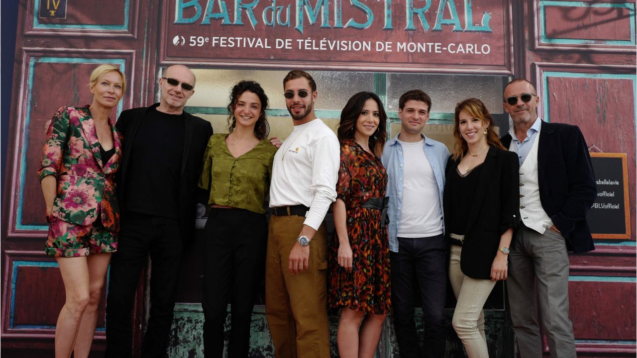 VOICI - « On travaille dur " : des acteurs, des techniciens et des auteurs oeuvrent pour un retour de Plus belle la vie