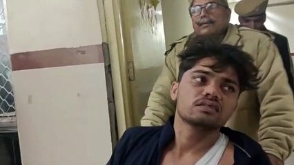 जेल में धर्म परिवर्तन के दबाव का आरोप, बंदी को पीटा