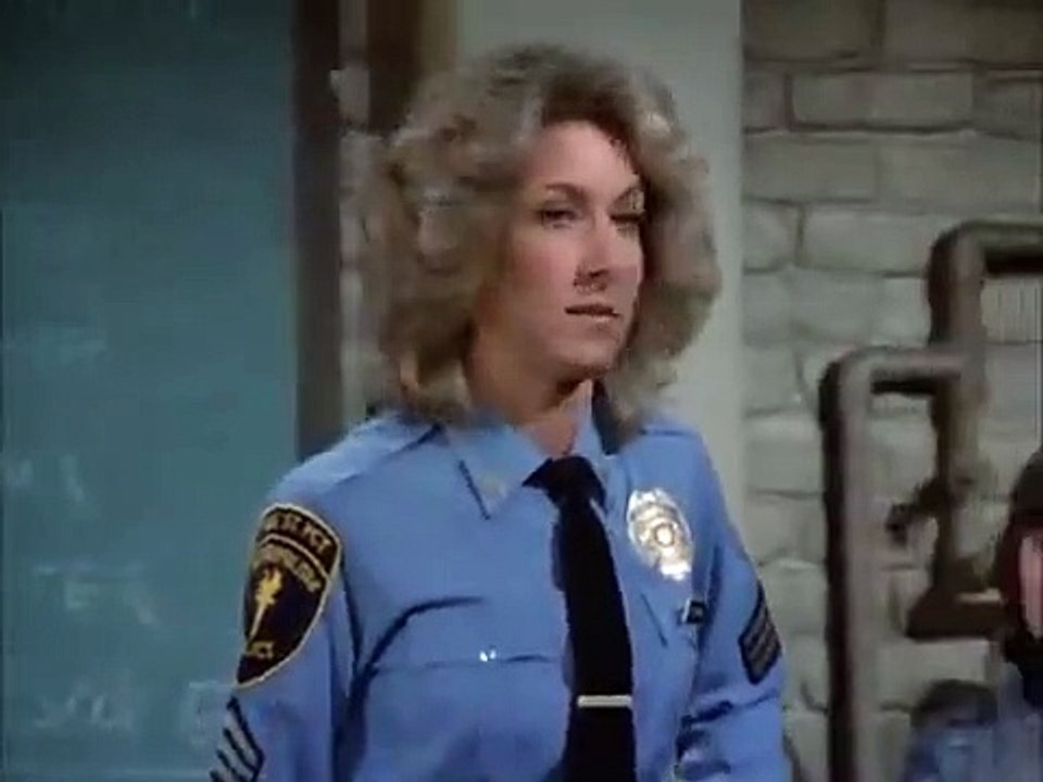 Hill Street Blues - Se4 - Ep19 - Nutcracker Suite HD Watch