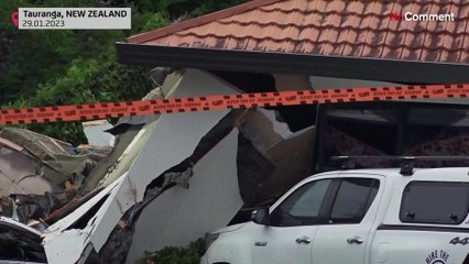 فيديو: وفاة 4 أشخاص في نيوزيلندا جراء الفيضانات