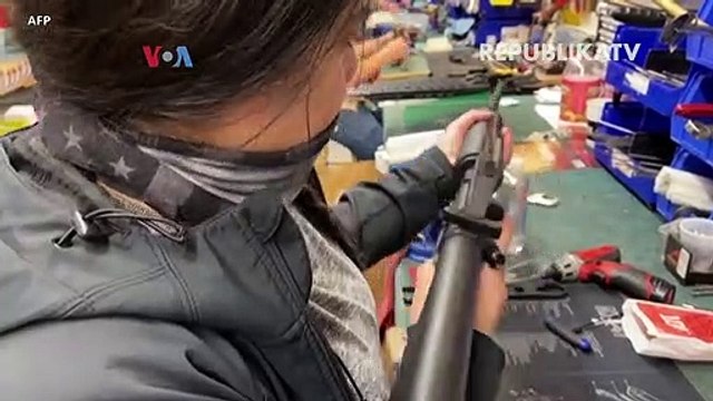 Presiden Joe Biden Desak UU Larangan Senjata Serbu