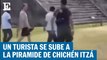 Un turista se sube a la piramide de Chichén Itzá | El País