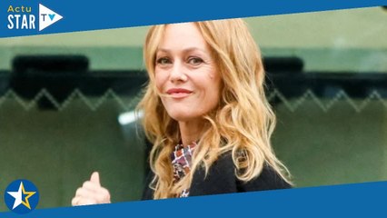 Vanessa Paradis sublime en slim et boots, Angèle en mini-robe, une star de Stranger Things au défilé
