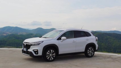 The new Suzuki S-Cross Hybrid 1.5 140 Volt Preview