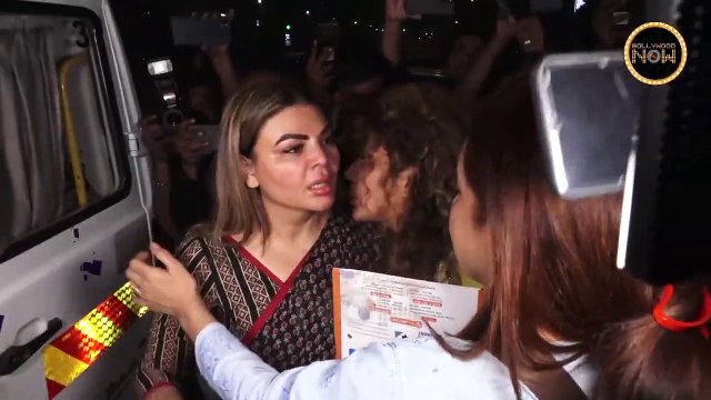 Rakhi Sawant in Deep Shock, Cries after Mother's Demise | No Support from Husband Adil