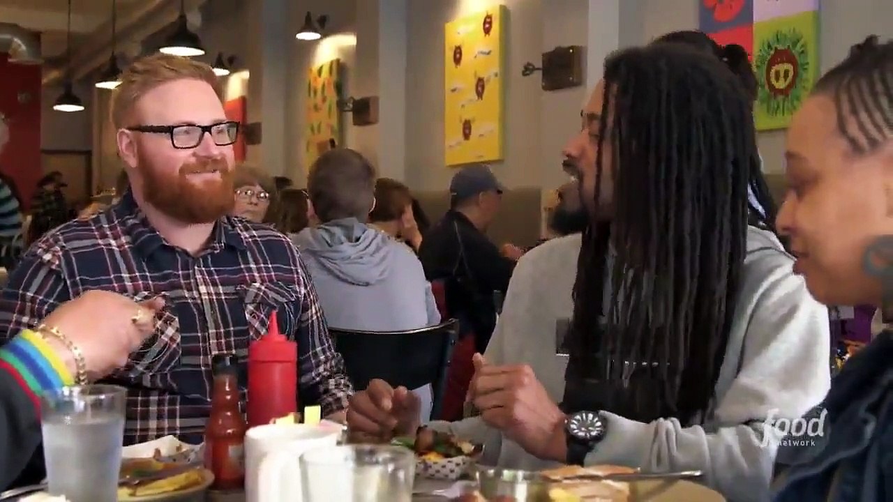 Ginormous Food - Se2 - Ep08 - Pittsburgh - Bacon and Burger Bonanza HD Watch