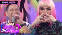 Jhong notices something on Vice Ganda's tongue | Girl On Fire