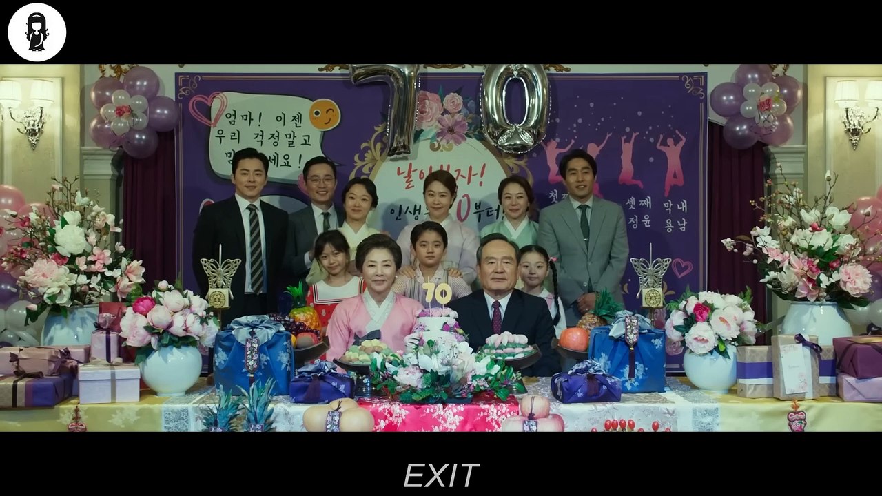 Due to Deathly Fog, Civilians Have Been Evacuated, But This Couple Is Trapped