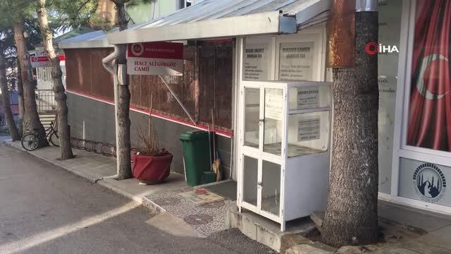 Isparta'da bu camiye giren çıkamıyor