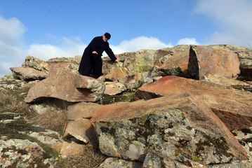 SANAT TARİHİ PROFESÖRÜNDEN DEFİNECİLERE KIRIP DÖKMEYİN