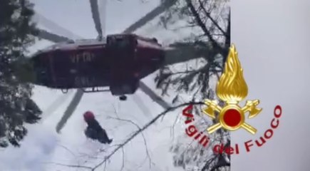 Download Video: Lenola (LT) - Soccorso escursionista infortunato: intervento in elicottero dei Vigili del Fuoco (30.01.23)