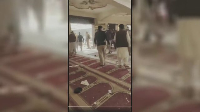 مراسل العربية: جرحى في انفجار بمسجد في بيشاور شمال غرب باكستان وقوات الأمن تطوق المنطقة