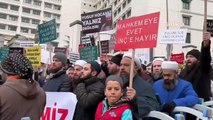 İsmailağa Cemaati üyeleri, adliye önünde 'Mahkeme azgın azınlığa yol verme' sloganı attı