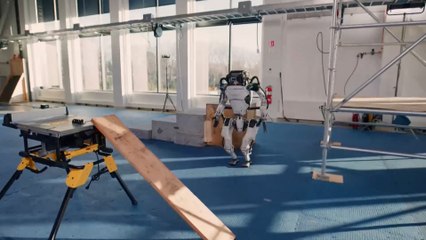 الذكاء الاصطناعي وجدل بشأن الوظائف في قطاع الأعمال