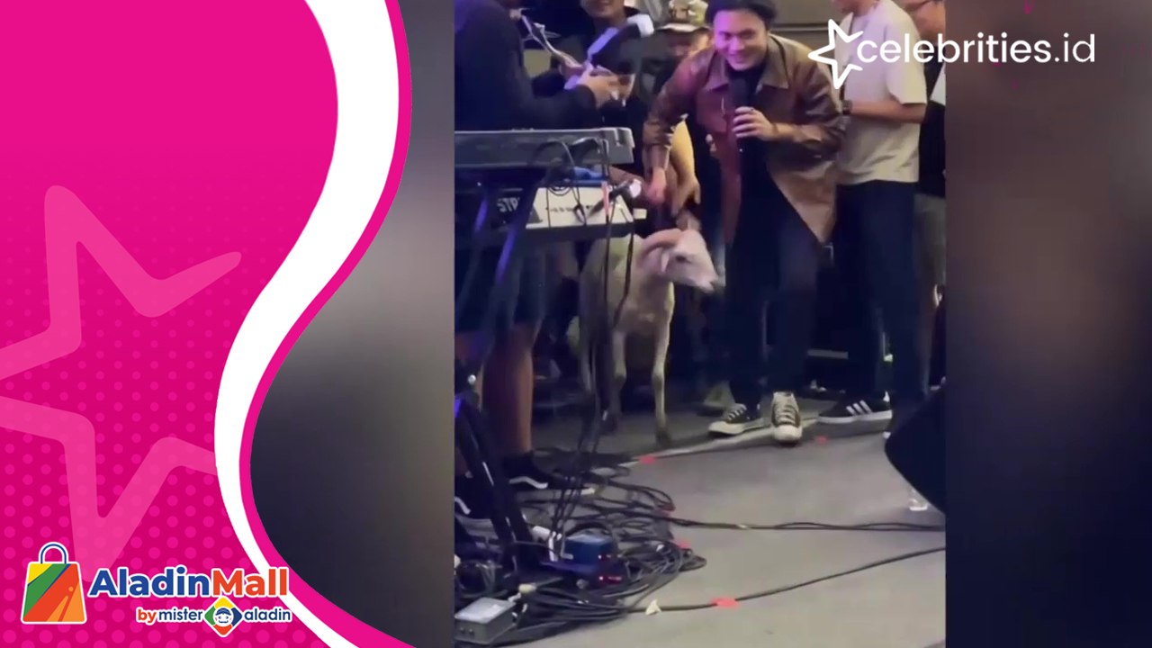 Kocak, Rizky Febian Kasih Hadiah Seekor Domba Garut untuk Penggemar yang Berani Nyayikan Lagu Miliknya saat Konser
