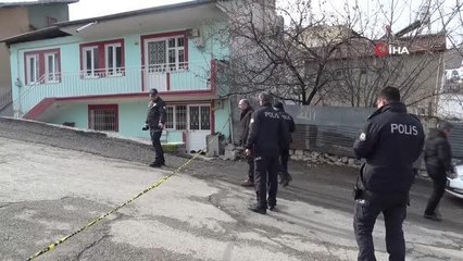 Boşanma aşamasında olduğu eşinin birlikte yaşadığı şahsın evini basan öfkeli koca 2 kişiyi yaraladı