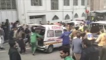 Pakistan'da camide düzenlenen intihar saldırısı: 25 ölü, 120 yaralı