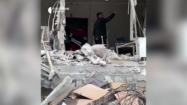 Ukraine war: Apartments damaged by Russian shelling in Kherson