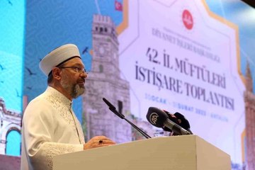 Diyanet İşleri Başkanı Erbaş: "İslam'a yapılan saldırılara karşı savunmayı son nefesimize kadar sürdüreceğiz"