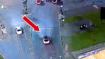Drink-driver crashes £70,000 car into traffic lights in front of police