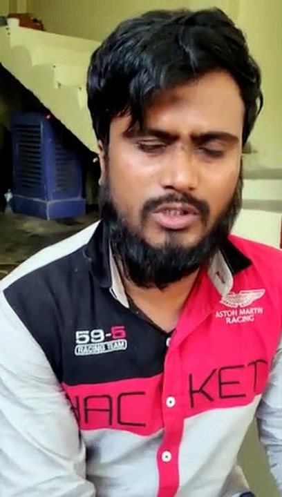 पहले लगाए आपत्तिजनक नारे, अब कान पकडक़र माफी मां...