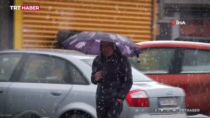 İstanbul'da yoğun kar yağışı etkili oluyor