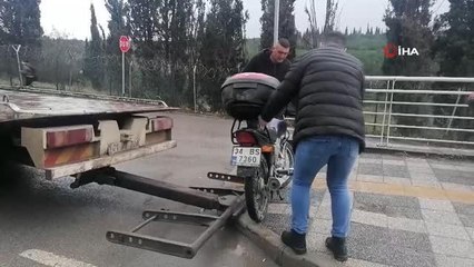 Otomobil ile motosiklet kafa kafaya çarpıştı: 1 ağır yaralı
