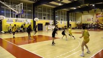 Images maritima: de belles actions de Martigues Sport Basket face au SMUC