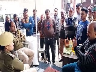 video: आंखों में मिर्ची फैंककर लूटने का प्रयास, रात को दूकान से घर आते समय हुई घटना