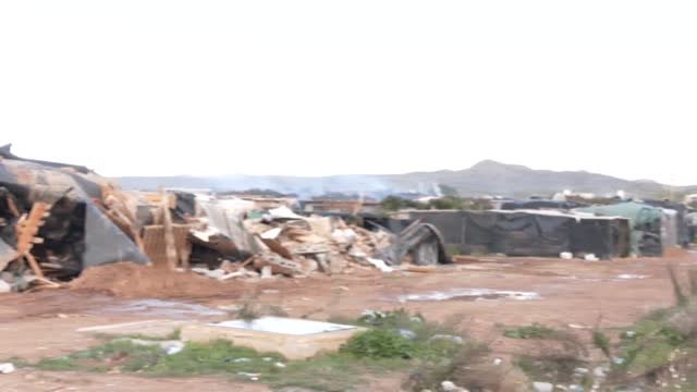 Incendio y desalojo en un asentamiento de chabolas de Níjar