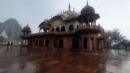 मावठ में भीगने से ऐसे निखरा मुसी महारानी की छतरी का स्वरूप,देखे वीडियो