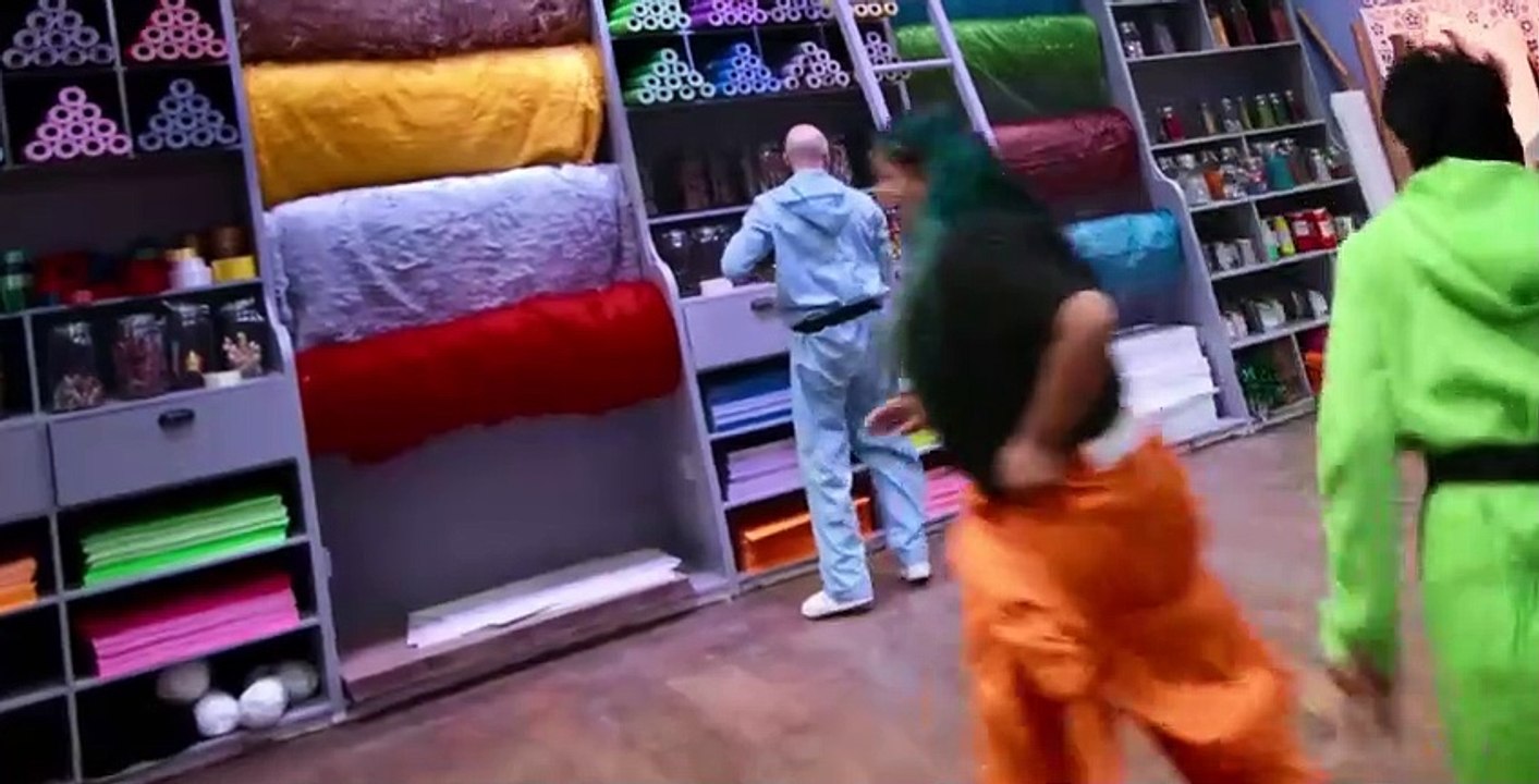 Piñata Masters! S01 E02 video Dailymotion