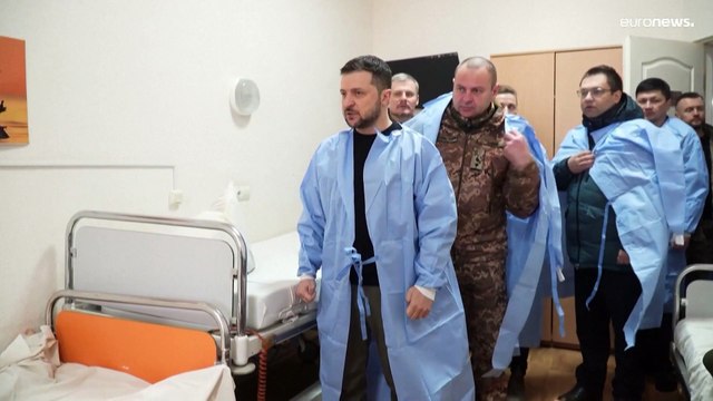 شاهد | في زيارة نادرة لزعيم أجنبي.. رئيسة الوزراء الدنمارك تزور جنوب أوكرانيا