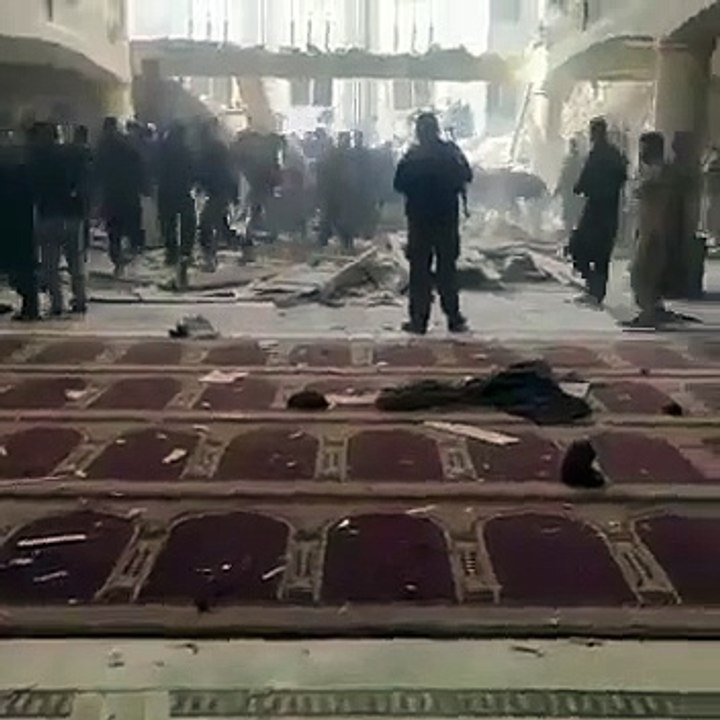 تفجير مسجد في باكستان 32 قتيل و147 جريح