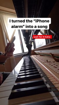 Il transforme la sonnerie de l'iPhone en chanson magnifique au piano