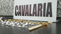 Cavalaria aborda jovens no Centro e apreende 70 pedras de crack