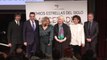El grupo musical español Mocedades recibe el premio latino Estrella del Siglo
