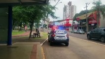 Jovens são detidos após picharem ponto de ônibus no Centro