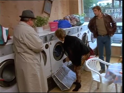 BAANTJER SEIZOEN 1 AFLEVERING 13 DE COCK EN DE MOORD OP DE WALLEN.