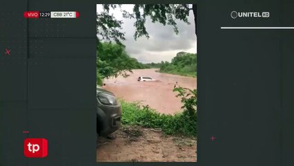 Un turbión se llevó una vagoneta que intentó cruzar el río Piraí