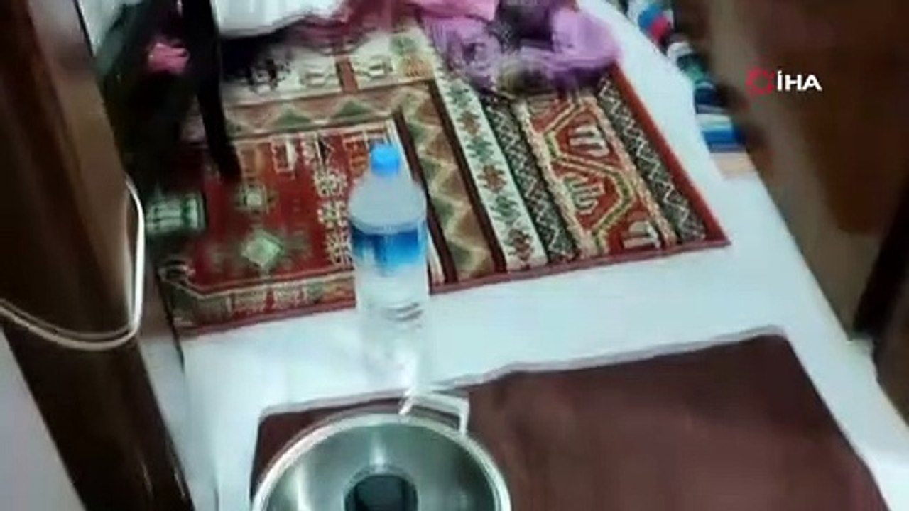 Girdikleri apartmanda 9 daireyi soyup sırra kadem bastılar